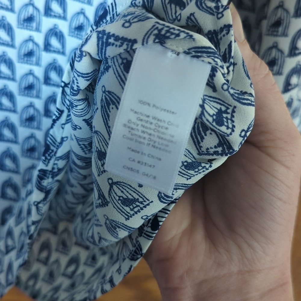 Talbots Grosgrain-Trim Crinkle Long Sleeve Drawstring Blouse Bird Print Size L - Picture 6 of 9